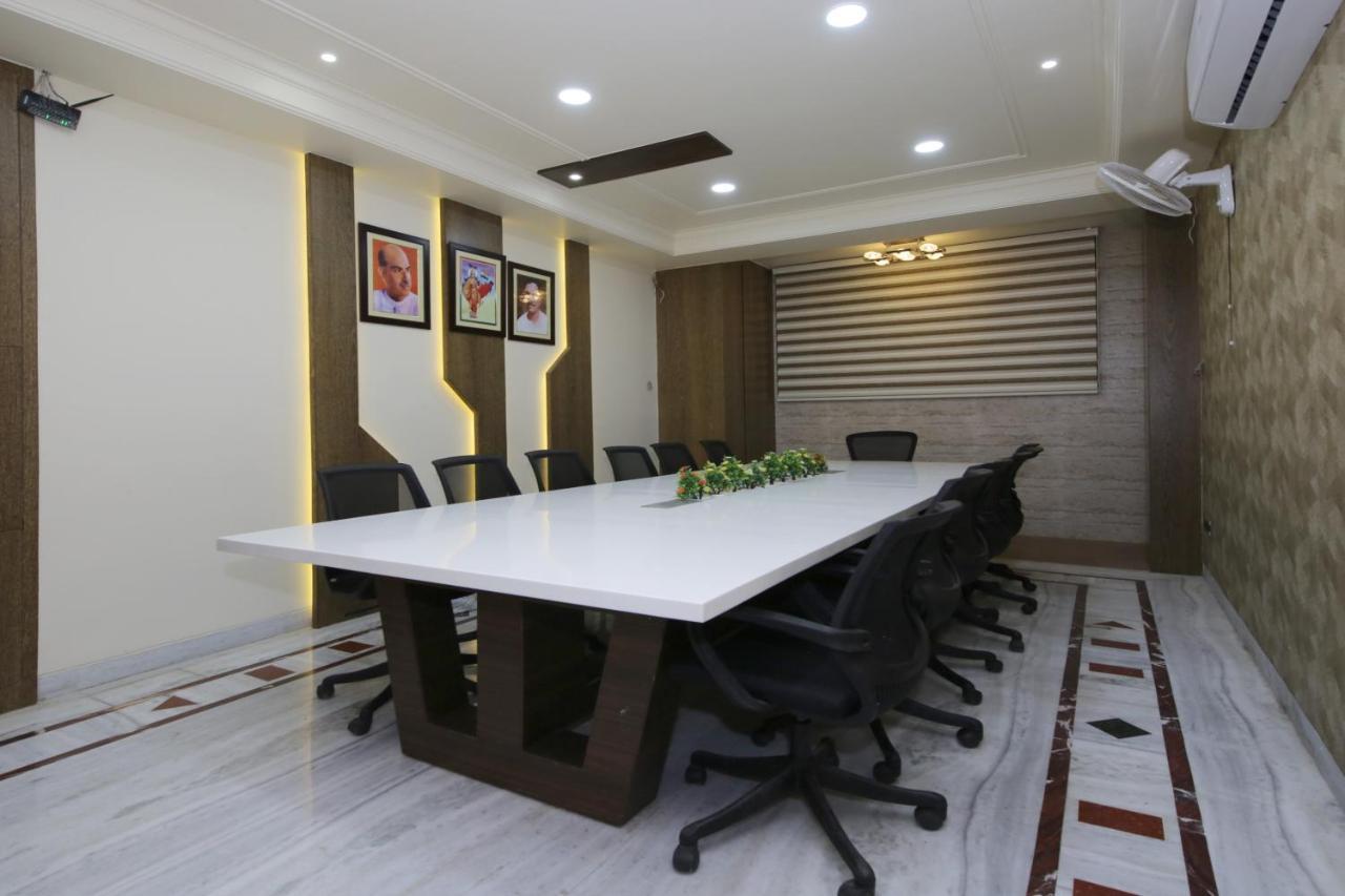 Capital O 36691 Hotel Aashirwad Inn Jabalpur Dış mekan fotoğraf